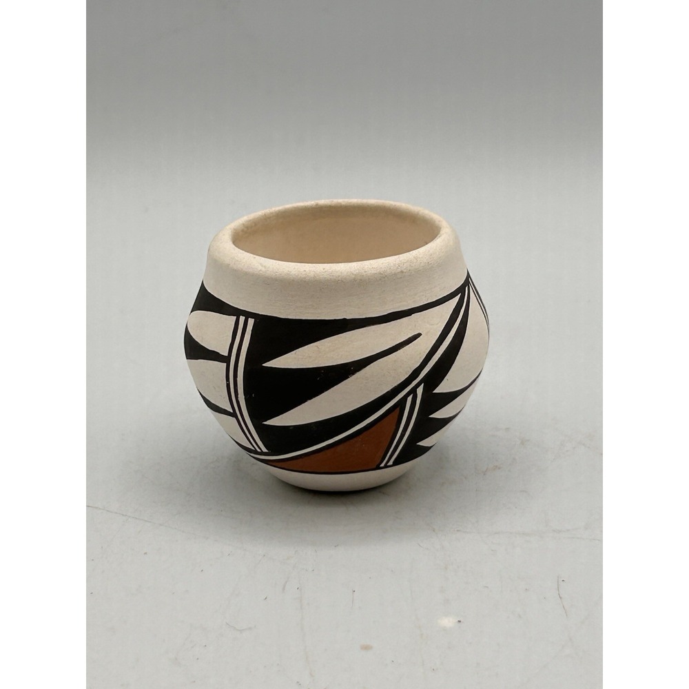 Vintage 1.85" Acoma Indian Pueblo Decorated Hand Made Art Pottery Bowl Vase